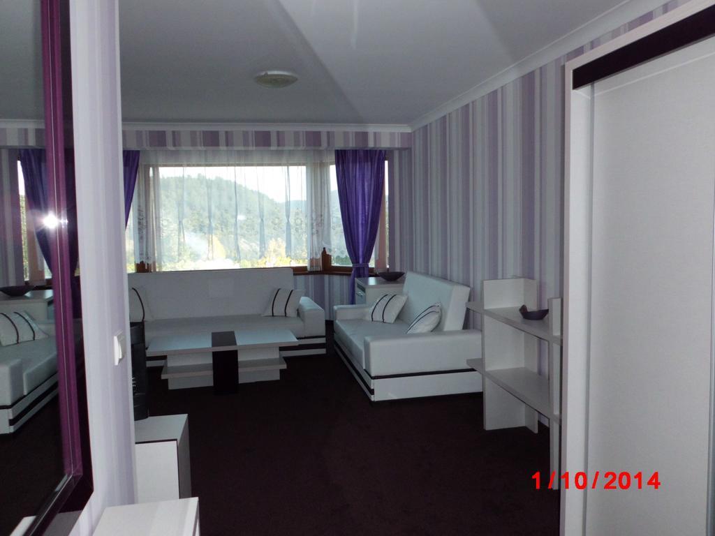 Семеен Хотел Кристал Smolyan Quarto foto