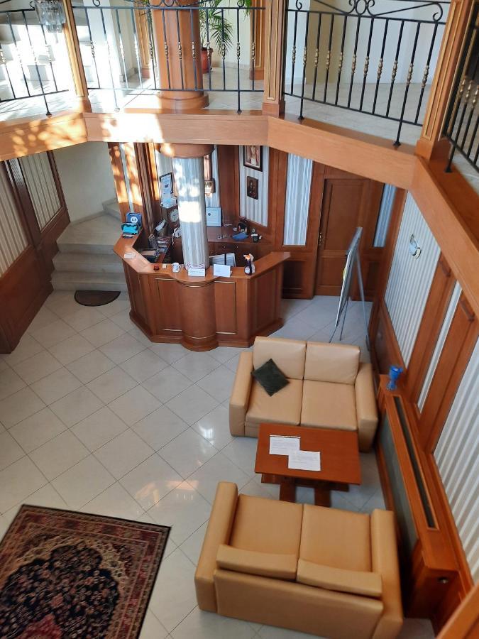 Семеен Хотел Кристал Smolyan Exterior foto