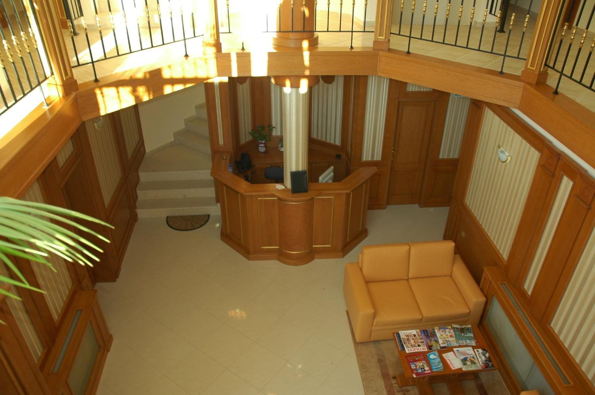 Семеен Хотел Кристал Smolyan Exterior foto