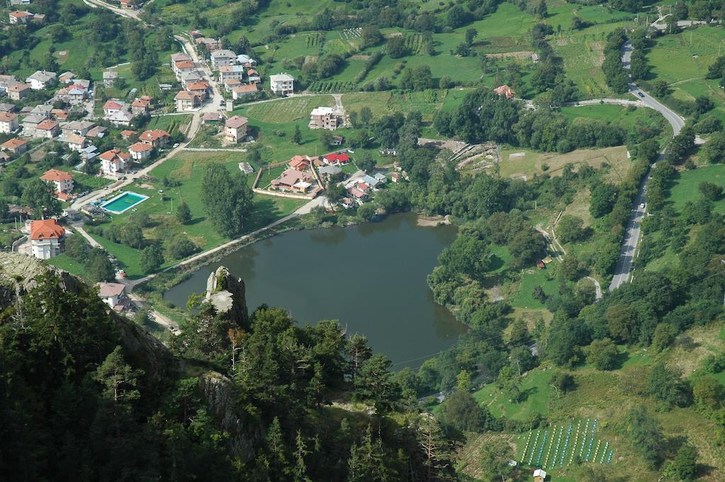 Семеен Хотел Кристал Smolyan Exterior foto